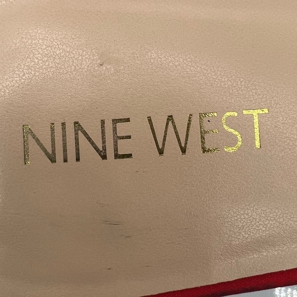 Nine West Red Floral Slip-On Block Heel Sandals Size 8 1/2 Women’s - Picture 2 of 9